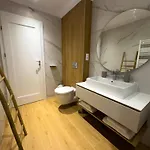 Cozy Elegant With Mountain Views & Parking *