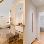 Cozy Elegant With Mountain Views & Parking Apartamento