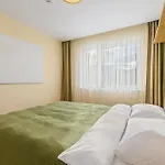 Cozy Elegant With Mountain Views & Parking Apartamento