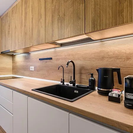 Cozy Elegant With Mountain Views & Parking Apartament Braszów