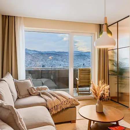 Cozy Elegant With Mountain Views & Parking *