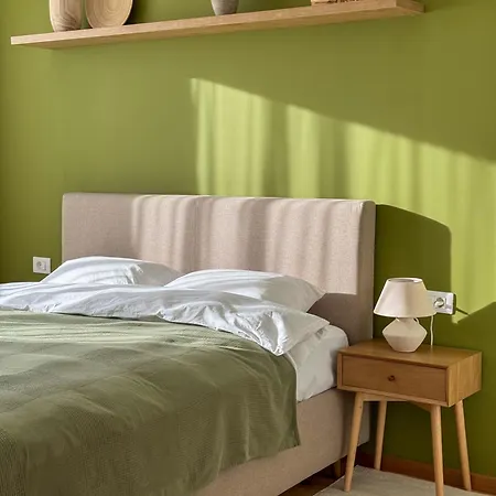 Cozy Elegant With Mountain Views & Parking