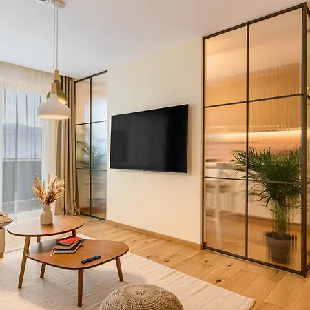 Cozy Elegant With Mountain Views & Parking Braszów