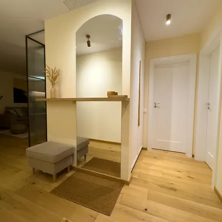 Apartment Cozy Elegant With Mountain Views & Parking Brasov