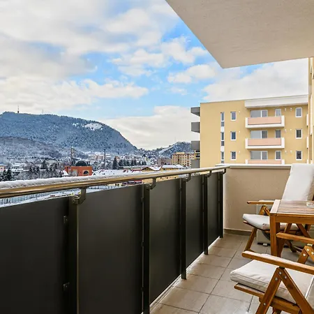 Cozy Elegant With Mountain Views & Parking Apartment Brasov