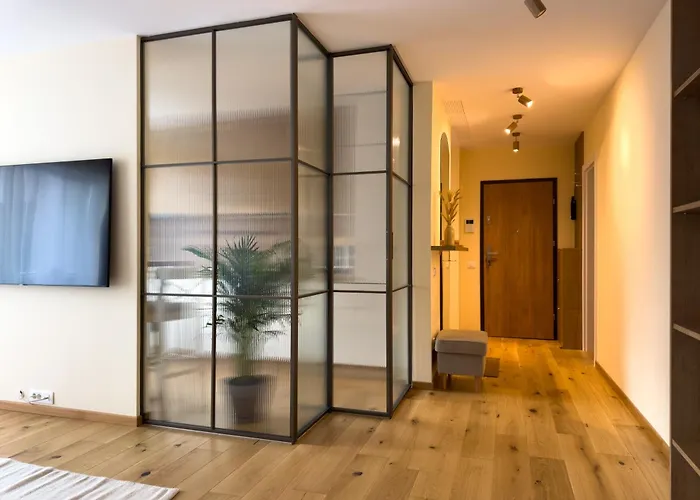 Cozy Elegant With Mountain Views & Parking Apartment