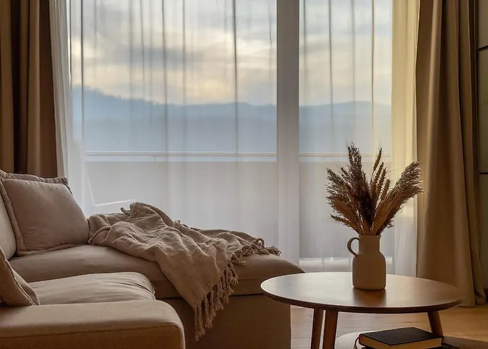 Apartment Cozy Elegant With Mountain Views & Parking