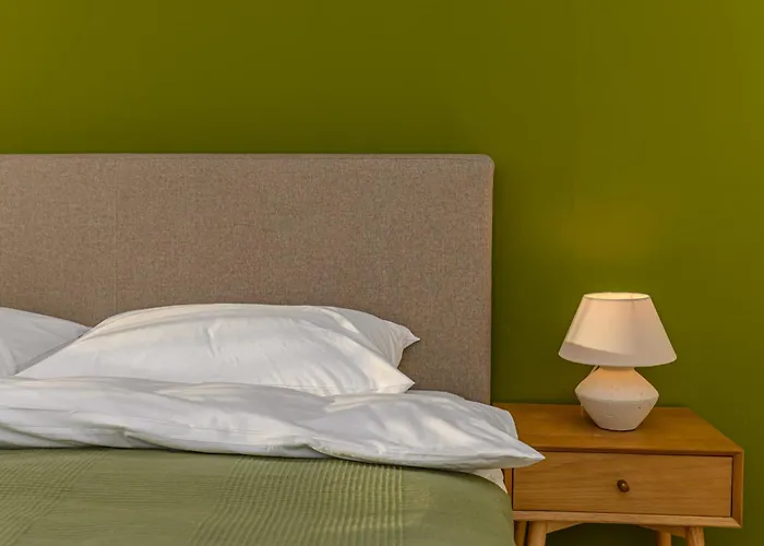 Cozy Elegant With Mountain Views & Parking Lägenhet