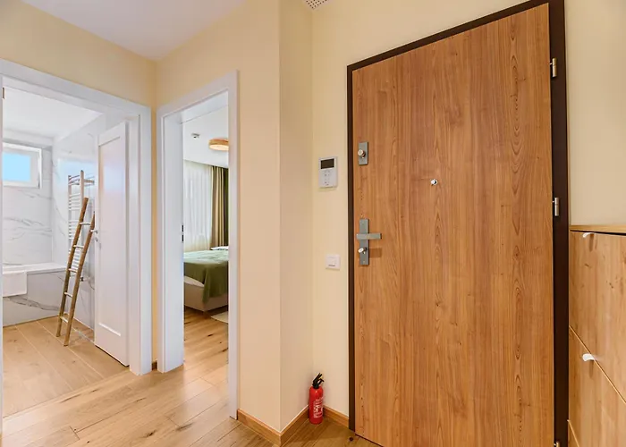 Cozy Elegant With Mountain Views & Parking Braşov