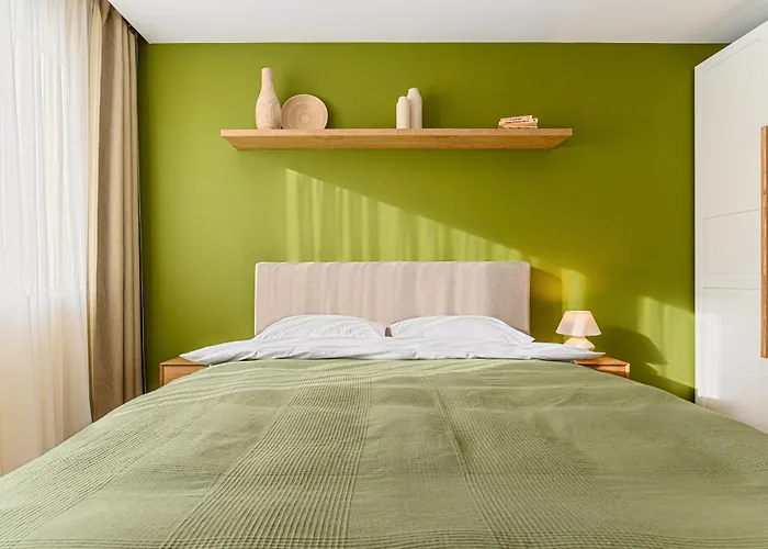 Apartment Cozy Elegant With Mountain Views & Parking